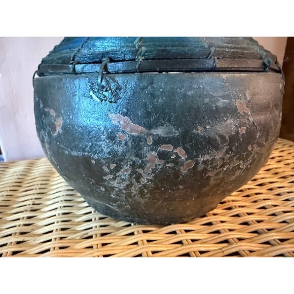 Vintage Art Pottery And Wicker Decor Vase Blue Weathered Rustic - Picture 9 of 12